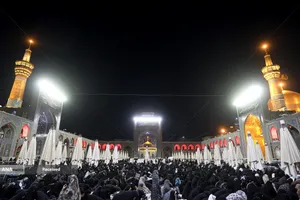 حرم مطهر رضوی در شب رحلت پیامبر اکرم و شهادت امام حسن مجتبی(ع)
