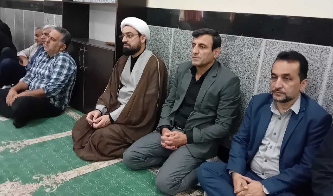 زمزمه زیارت عاشورا در سوگ دردانه حضرت اباعبداللهالحسین(ع) زمزمه زیارت عاشورا در سوگ دردانه حضرت اباعبداللهالحسین(ع)
