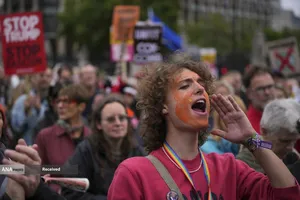 تجمع میلیونی آمریکایی ضد ترامپ با شعار &laquo;پادشاهی ممنوع&raquo;