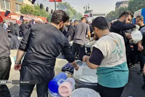 برپایی موکب خادمیاران و یاوران رضوی منطقه دارالمومنین در مسیر پیاده&zwnj;روی جاماندگان اربعین