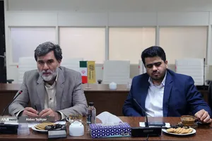 سیدعلی لاجوردی و عزیز نجف پور آقا بیگلو در نشست علمی با موضوع &laquo;حکمرانی اینترنت در شرایط جنگی؛ تحلیل تلاقی امنیت، اقتصاد و فرهنگ&raquo;