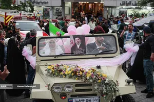 مراسم جشن عروسی زوج های جان فدا همزمان با سالروز ازدواج حضرت زهرا و حضرت علی در میدان امام حسین