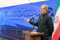 پزشکیان: نباید برق صنعت قطع شود/حمایت تمام‌قد دولت از تولیدکنندگان پنل‌های خورشیدی