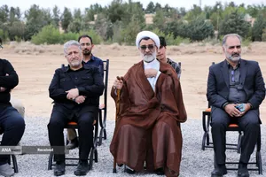  بازدید دکتر رنجبر و حجت&zwnj;الاسلام&zwnj;والمسلمین خسروپناه از مراکز فناوری و تحقیقاتی دانشگاه آزاد اسلامی واحد اصفهان 