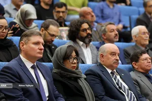 پاسداشت مقام استادان و یادبود پنج شهیددانشجوی شهید دانشگاه تهران در جنگ رمضان
