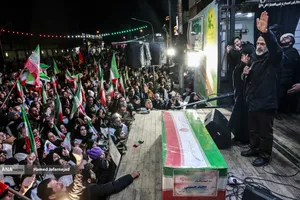  اجتماع مردمی در خونخواهی امام شهید امت - خیابان پیروزی چهارراه کوکاکولا