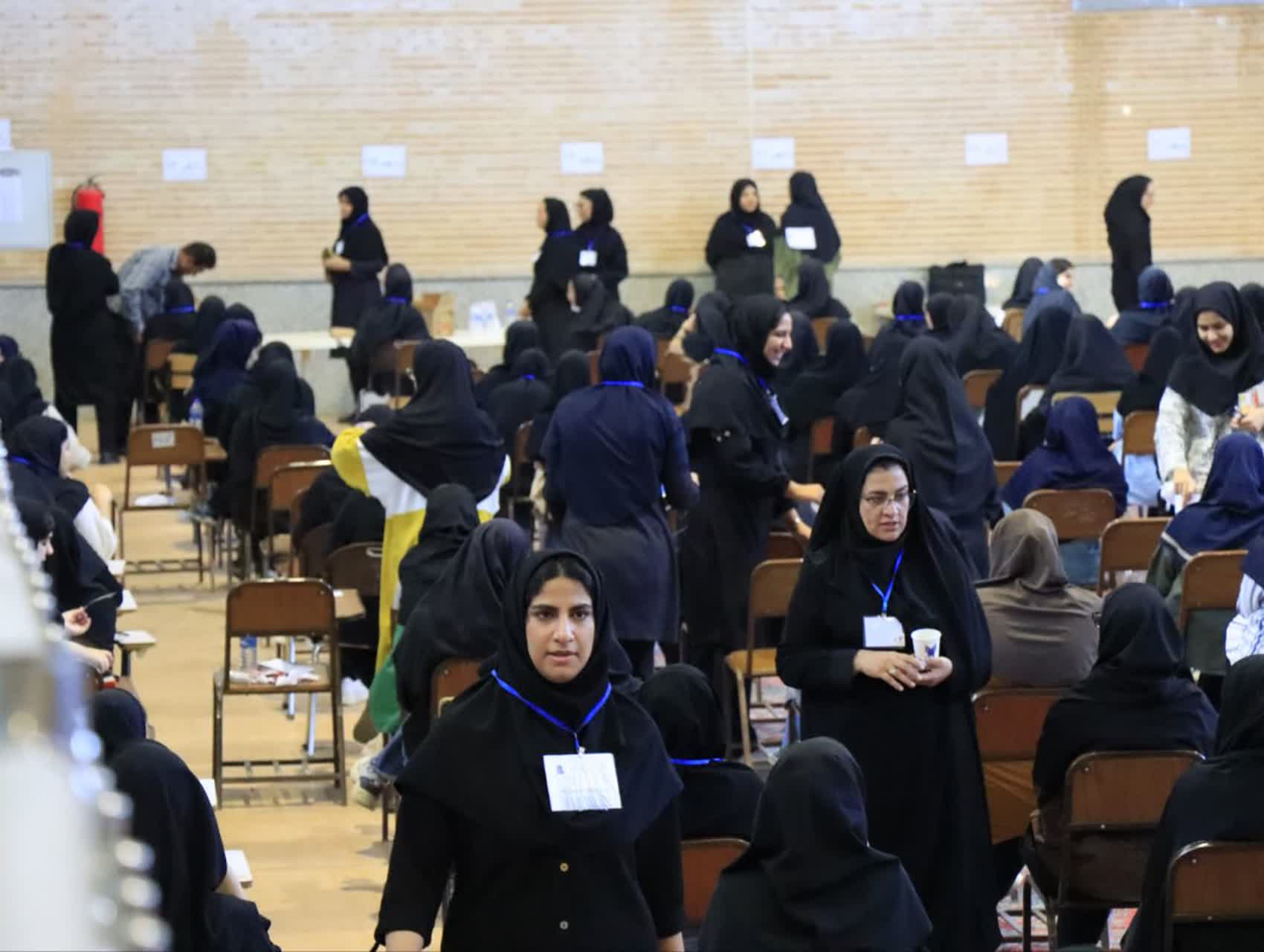 همدلی کارکنان، پشتوانه موفقیت دانشگاه آزاد اسلامی واحد لنجان در مأموریت‌های بزرگ است