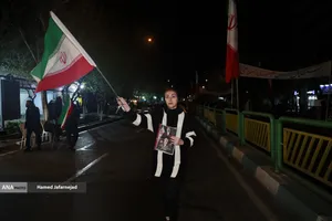 اجتماع به عشق وطن دسته پرچم داران ایران- میدان انقلاب تهران