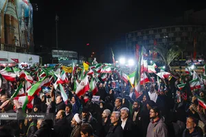 وداع با شهدای ناوشکن دنا و حمایت از نیروهای مسلح