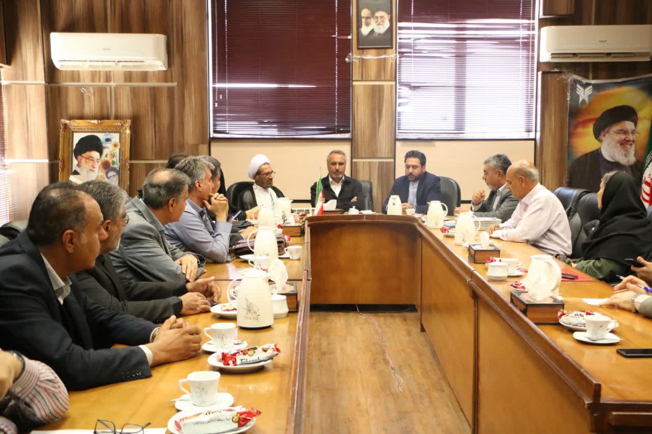 امروز کسی دلسوز مملکت است که حل مسئله کند امروز کسی دلسوز مملکت است که حل مسئله کند