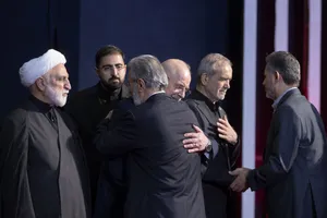 ادای احترام زیاد نخاله دبیرکل جنبش جهاد اسلامی فلسطین و مقامات و مسئولان خارجی به پیکر امام شهید 