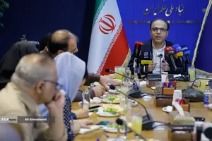 محمدرضا هرمزی&zwnj;نژاد رئیس بنیاد ملی علم ایران در نشست خبری برنامه ملی جهش