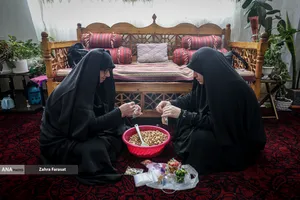 زنان ایران، پای کار مقاومت