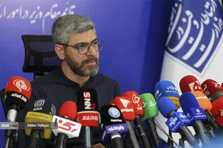 دستگاه‌های اجرایی و شهرداری‌ها باید مطابق با تعرفه‌های کمیسیون تنظیم به اپراتورها خدمت دهند