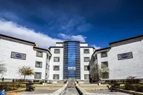 چرخش دانشگاه آزاد خمین از رشد غیرهدفمند به مأموریت‌گرایی زمینه‌محور