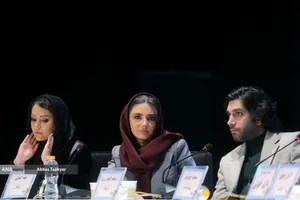 ارسطو خوش&zwnj;رزم ، لیندا کیانی و شادی مختاری در نشست خبری فیلم سینمایی بازی خونی