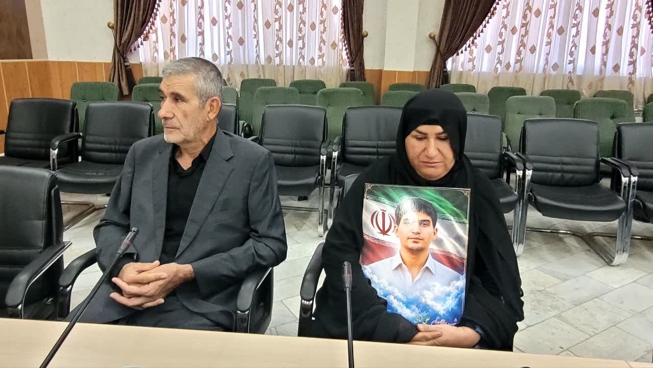اعطای دانشنامه پایان تحصیلات افتخاری به شهدای دانشجوی کهگیلویه و بویراحمد/ جلوه‌های پیوند دانش و شهادت