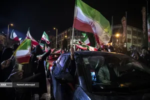 بیعت مردم تهران با حضرت آیت الله سید مجتبی خامنه ای رهبر جدید انقلاب اسلامی ایران - میدان شهدا