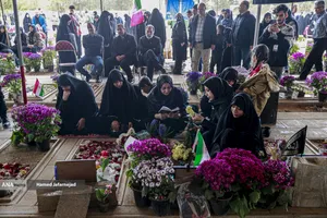 اولین جمعه سال جدید گلزار شهدای حملات تروریستی آمریکایی - صهیونی در جنگ رمضان - قطعه 42 بهشت زهرا(س)