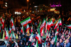 مراسم عزاداری در سوگ رهبر شهید انقلاب - میدان انقلاب تهران
