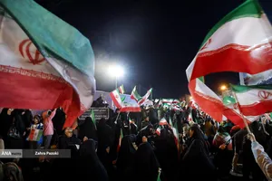 وداع با شهدای ناوشکن دنا و حمایت از نیروهای مسلح