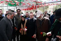 تجلیل هنرمندان از مقام شهدا در هفته هنر انقلاب اسلامی +فیلم