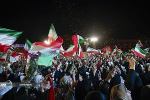 دویستمین شب اجتماع