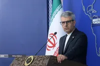 بقایی خطاب به گروسی: تو به رژیم عدم اشاعه خیانت کردی