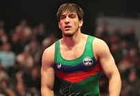 رقیب کامران قاسم‌پور، کشتی‌گیر یاغی و ادریسوف در استقلال؛ عقد قرارداد با خارجی‌ها پیش از شروع لیگ!