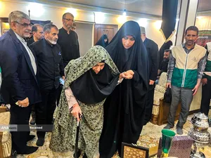 دیدار و تکریم خادمیاران رضوی منطقه 14 تهران با خانواده شهیدان محمدعلی،علی اصغر و جواد امینی بیات