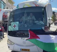 بازگشت اسرای فلسطینی پس از دهه‌ها اسارت؛ جشن و شادی در رام‌الله و خانیونس