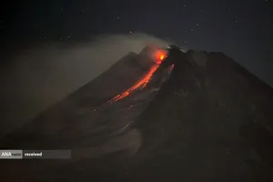 فعالیت آتشفشان کوه مراپی در اندونزی