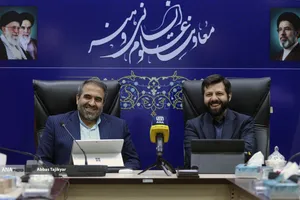 دکتر &laquo;سیدمحمود هاشمی&raquo; معاون علوم انسانی و هنر دانشگاه آزاد و دکتر &laquo;میرسامان پیشوایی&raquo; رئیس سازمان بسیج اساتید کشور