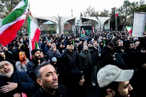  اجتماع مردم تهران در پی خبر شهادت حضرت آیت الله العظمی امام خامنه ای رحمته الله علیه رهبر عظیم الشان انقلاب اسلامی ایران