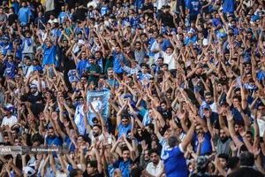تیم&zwnj;های فوتبال استقلال و پرسپولیس امروز (چهارشنبه) در چارچوب هفته پنجم لیگ برتر به مصاف هم رفتند که این دیدار به تساوی یک - یک انجامید.