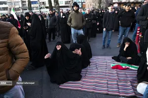  اجتماع مردم تهران در پی خبر شهادت حضرت آیت الله العظمی امام خامنه ای رحمته الله علیه رهبر عظیم الشان انقلاب اسلامی ایران