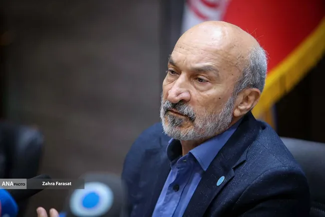 کاهش ظرفیت پذیرش دانشجو در دانشگاه تهران از سال آینده/ سال تحصیلی جدید کاملاً حضوری است