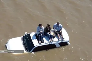 سیل&zwnj;زدگان در شهرستان تولار، کالیفرنیا آمریکا