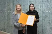 امضای دیوار المپیک توسط کیانی در سوییس