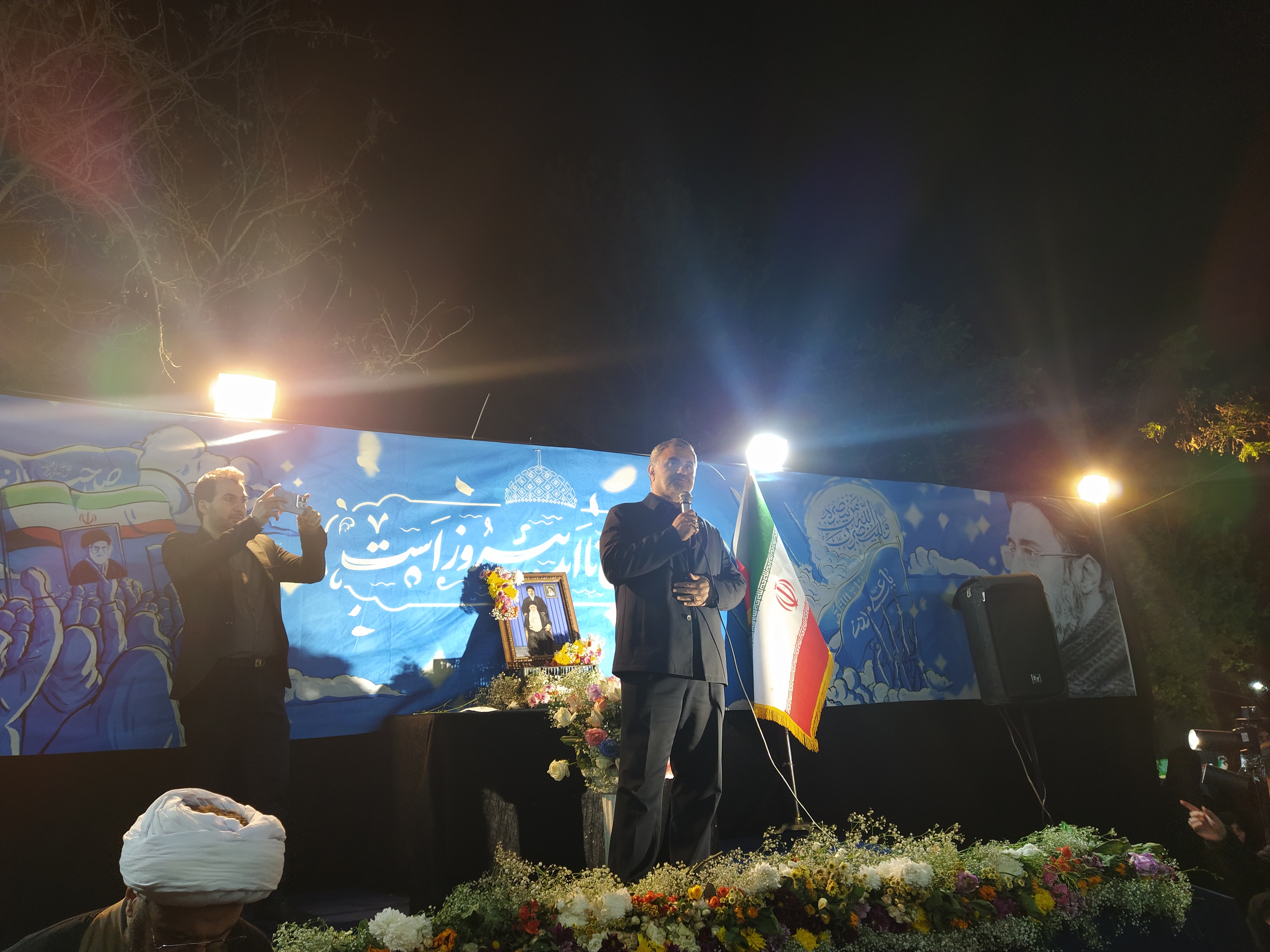 بازدید رئیس دانشگاه آزاد استان تهران از موکبهای دانشگاهیان در میادین پایتخت بازدید رئیس دانشگاه آزاد استان تهران از موکبهای دانشگاهیان در میادین پایتخت