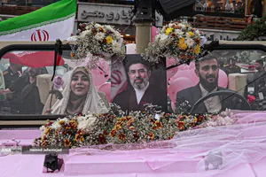 مراسم جشن عروسی زوج های جان فدا همزمان با سالروز ازدواج حضرت زهرا و حضرت علی در میدان امام حسین