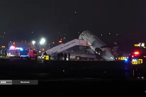 تصادف در باند فرودگاه لاگاردیا نیویورک 