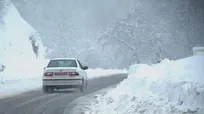 بارش برف سنگین در گردنه کوهستانی حیران/محور آستارا - اردبیل مسدود شد