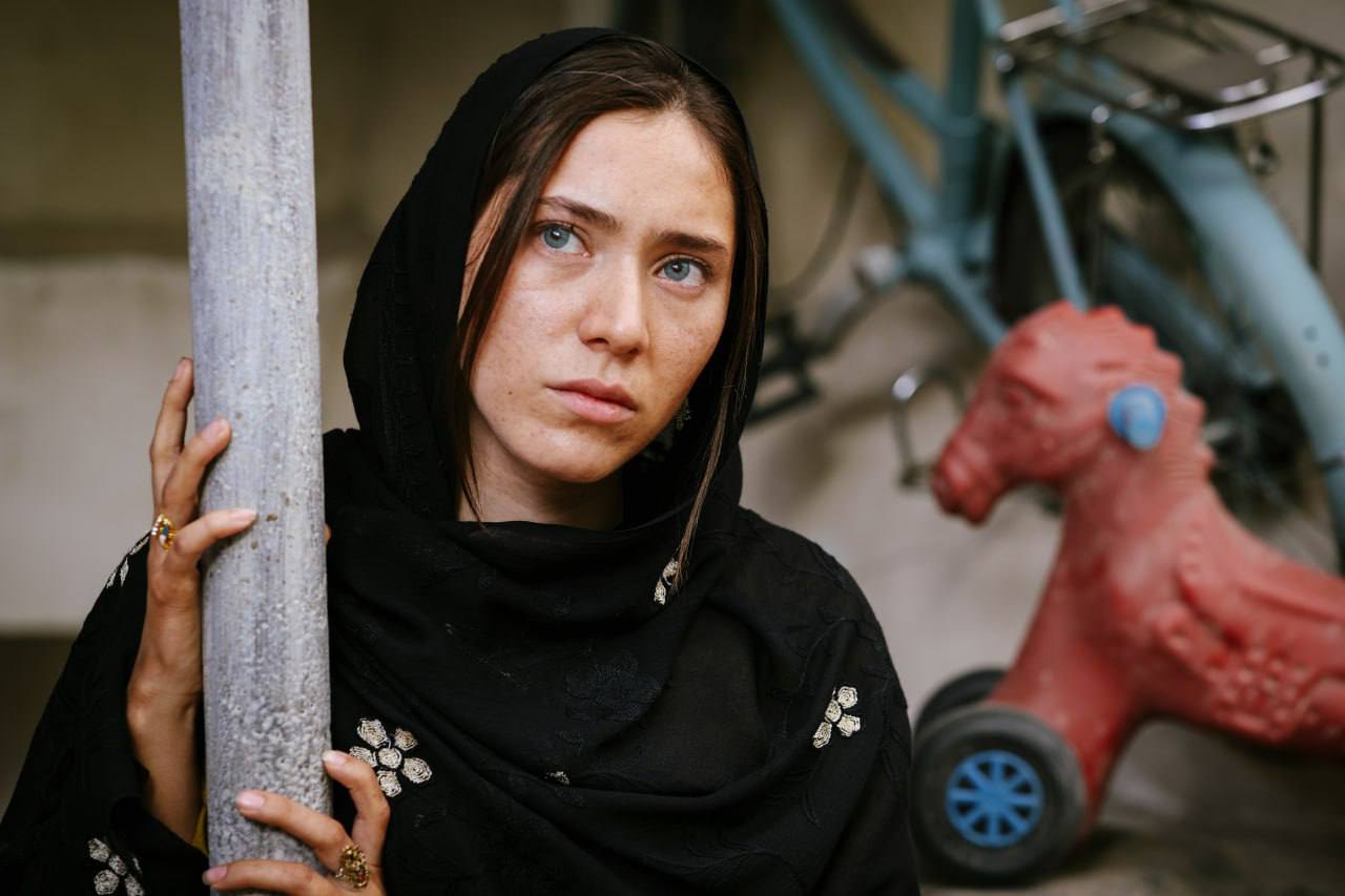«زنده‌شور» از همدلی و بخشش می‌گوید/همراهی با یک خانواده افغانستانی برای رسیدن به نقش «رفیعه»/