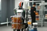 ربات انسان‌نما با قابلیت حمل اشیای سنگین در چین رونمایی شد + فیلم