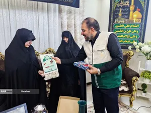 دیدار و تکریم خادمیاران رضوی منطقه 14 تهران با خانواده شهید سعید عقیقی که در حمله رژیم صهیونیستی 25 خرداد 1404 به شهادت رسید