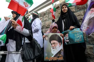 تجمع اعضای کادر درمان در محکومیت تجاوز آمریکا و رژیم صهیونیستی