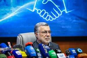 محمدرضا ظفرقندی وزیر بهداشت در مراسم امضای تفاهم&zwnj;نامه همکاری برای بازسازی زیرساخت&zwnj;های آسیب&zwnj;دیده از جنگ