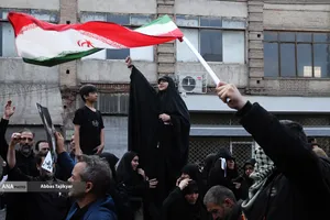 تشییع پیکر شهیدان لاریجانی، سلیمانی و شهدای ناو دنا