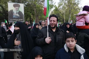 تشییع پیکر مطهر دریابان شهید &laquo;علیرضا تنگسیری&raquo; فرمانده دلاور خلیج فارس و جمعی از شهدای والامقام